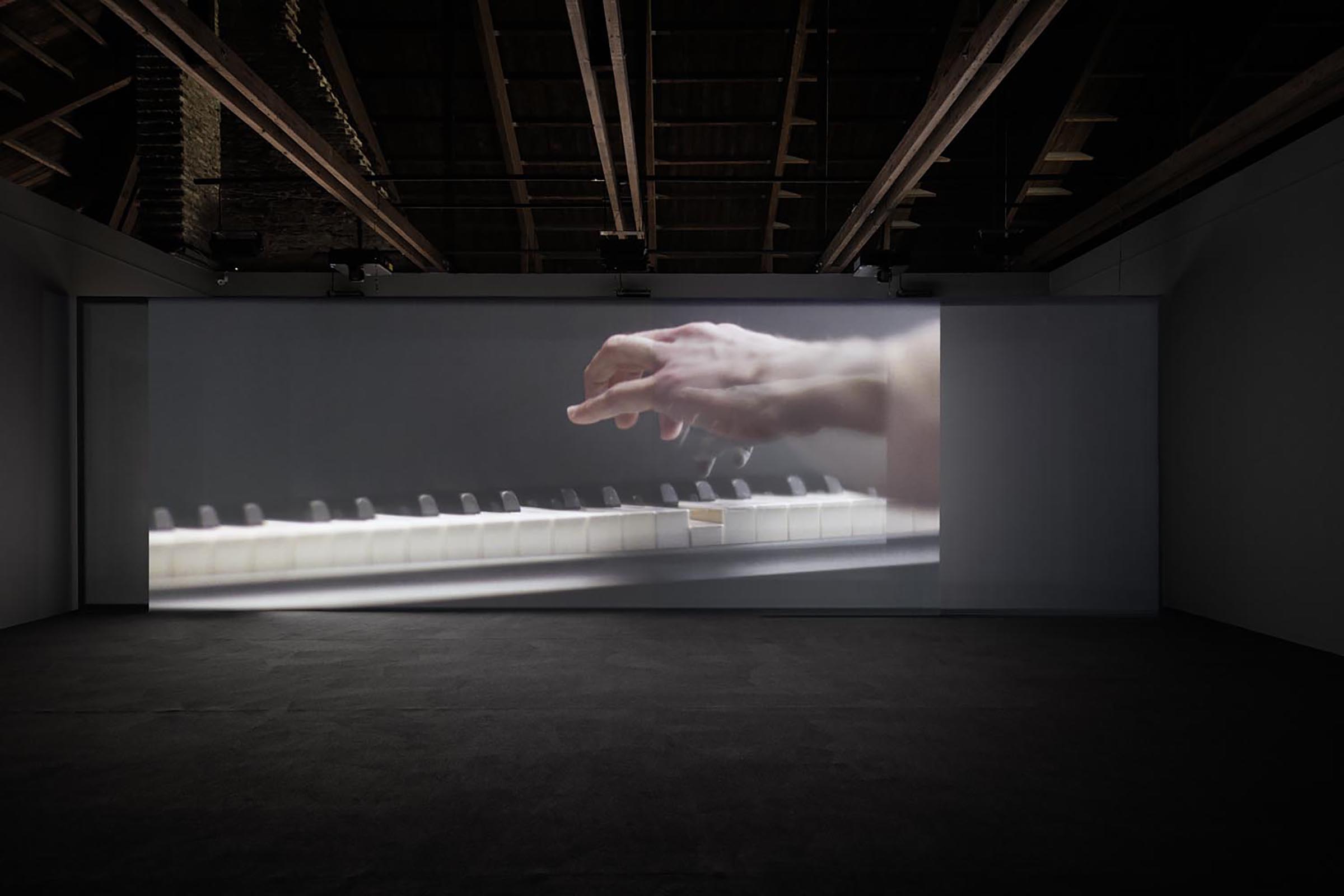 Anri Sala, Take over, 2017